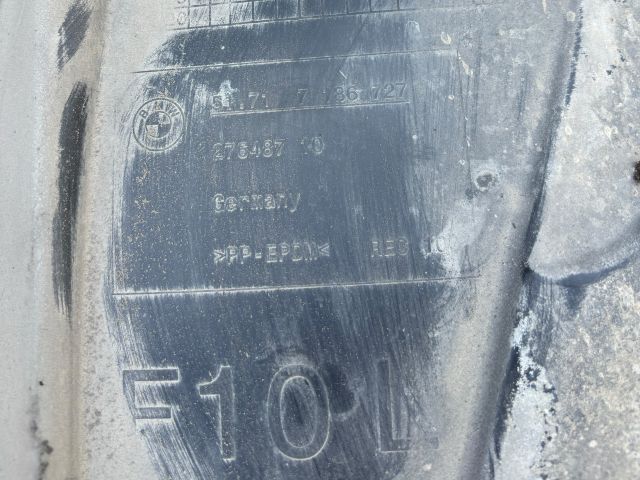 bontott BMW 5 F10 Bal első Első Dobbetét (Kerékjárati, Műanyag)