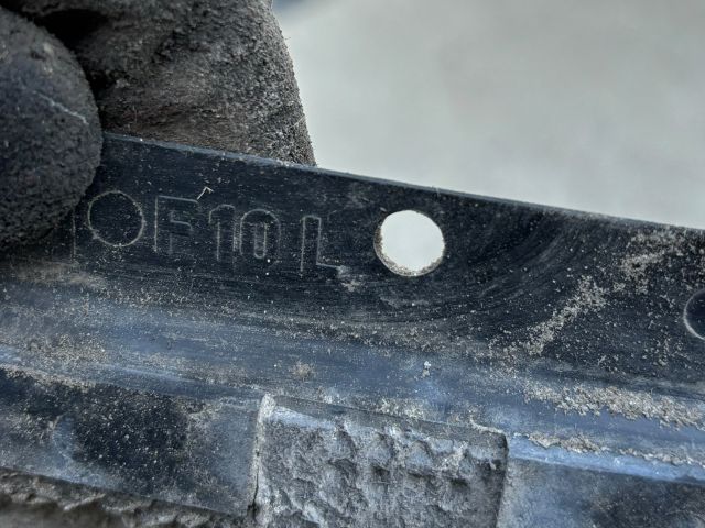 bontott BMW 5 F10 Bal első Hátsó Dobbetét (Kerékjárati, Műanyag)