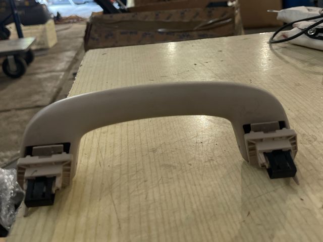 bontott BMW 5 F10 Bal első Kapaszkodó (Felső)