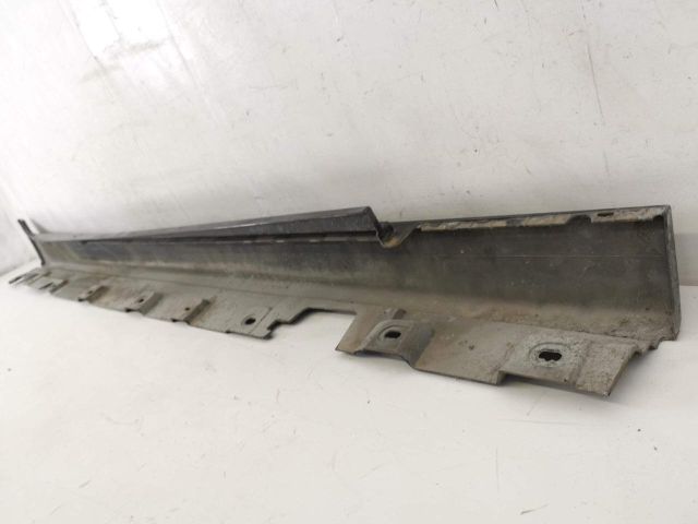 bontott BMW 5 F10 Bal első Küszöb Díszléc