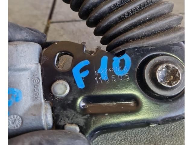 bontott BMW 5 F10 Bal első Övfeszítő