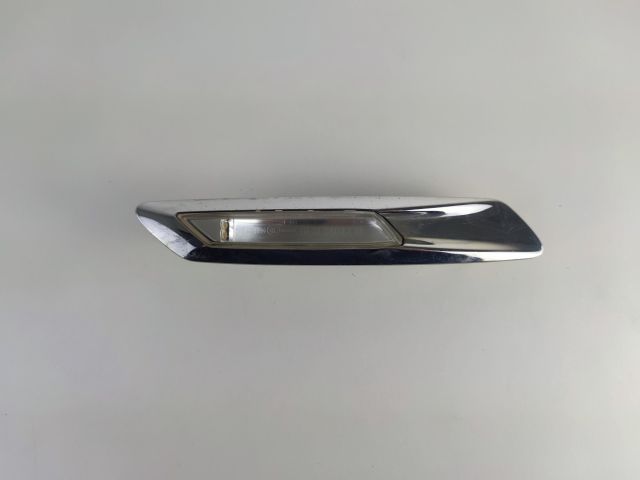 bontott BMW 5 F10 Bal első Sárvédő Irányjelző