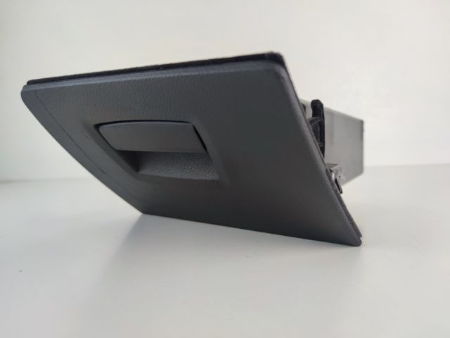 bontott BMW 5 F10 Bal első Tároló Rekesz