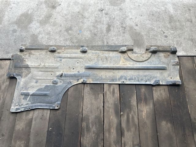 bontott BMW 5 F10 Bal Fenéklemez