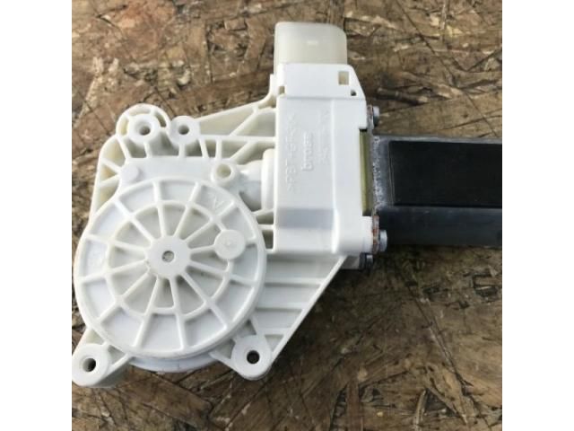 bontott BMW 5 F10 Bal hátsó Ablakemelő Motor