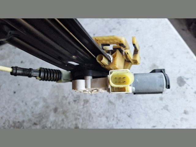 bontott BMW 5 F10 Bal hátsó Ablakemelő Szerkezet (Elektromos)