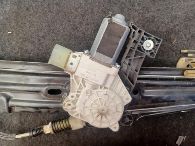 bontott BMW 5 F10 Bal hátsó Ablakemelő Szerkezet (Elektromos)