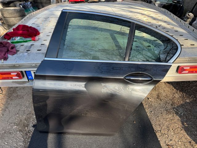 bontott BMW 5 F10 Bal hátsó Ajtó (Részeivel)