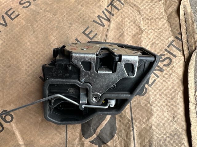 bontott BMW 5 F10 Bal hátsó Ajtózár