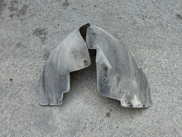 bontott BMW 5 F10 Bal hátsó Dobbetét (Kerékjárati, Műanyag)