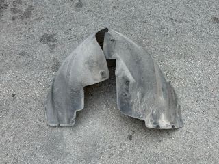 bontott BMW 5 F10 Bal hátsó Dobbetét (Kerékjárati, Műanyag)