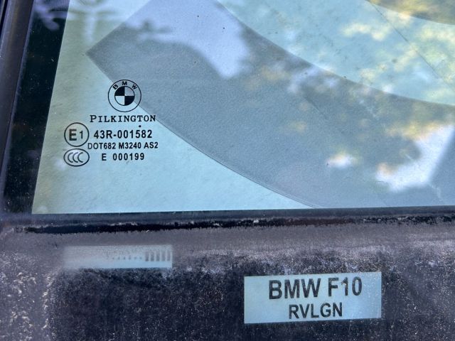 bontott BMW 5 F10 Bal hátsó Fixüveg (Ajtóban)