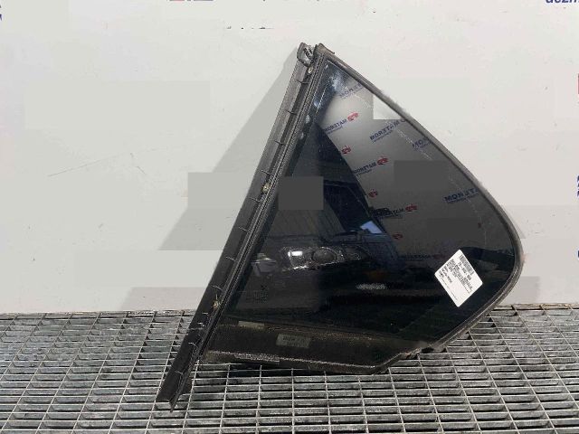 bontott BMW 5 F10 Bal hátsó Fixüveg (Ajtóban)