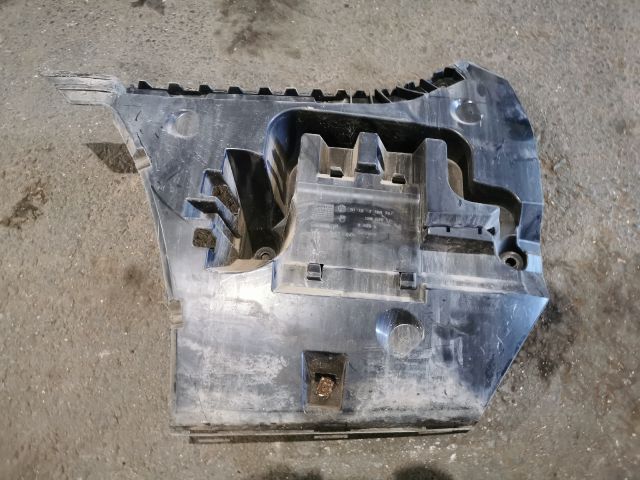 bontott BMW 5 F10 Bal hátsó Lökhárító Tartó (Műanyag)