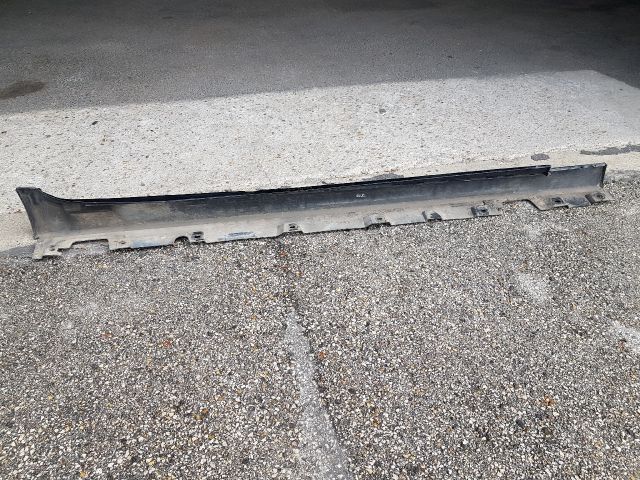 bontott BMW 5 F10 Bal Küszöb