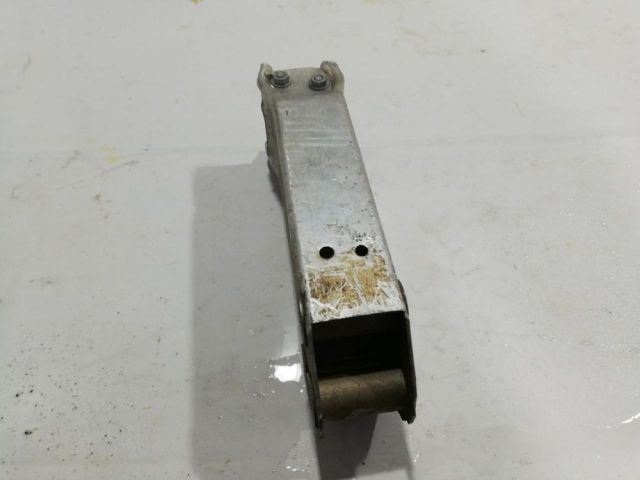 bontott BMW 5 F10 Bal Lökhárító Tartó Nyúlványvég