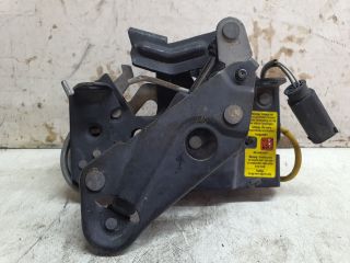 bontott BMW 5 F10 Bal Motorháztető Zárszerkezet