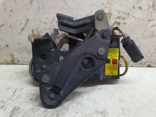 bontott BMW 5 F10 Bal Motorháztető Zárszerkezet