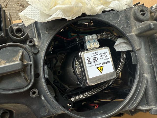 bontott BMW 5 F10 Bal Xenon Fényszóró