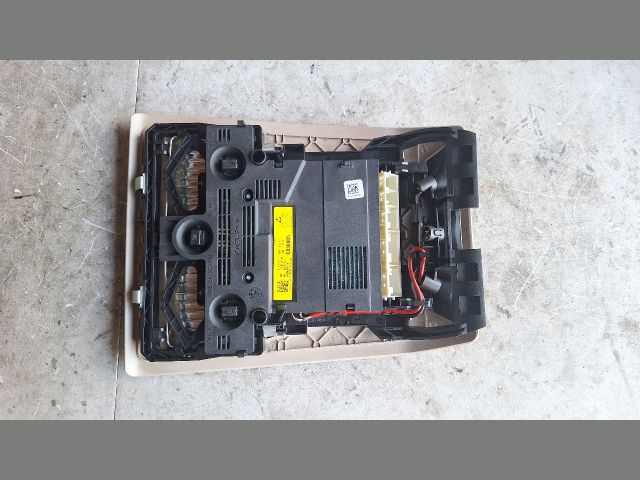 bontott BMW 5 F10 Beltér Világítás Első