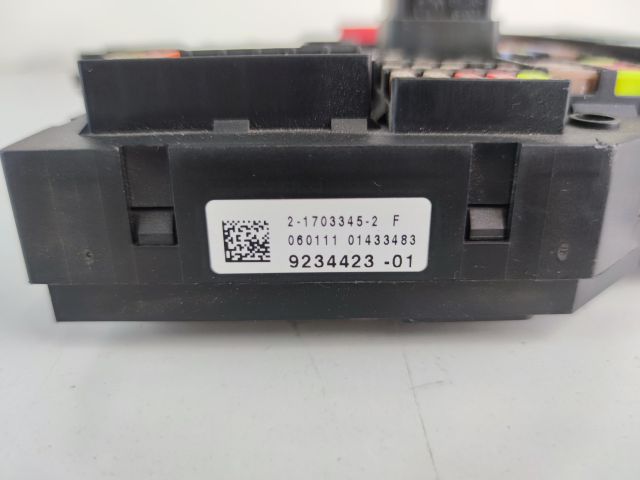 bontott BMW 5 F10 Biztosítéktábla Csomagtér