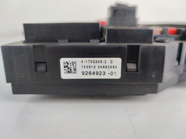 bontott BMW 5 F10 Biztosítéktábla Csomagtér