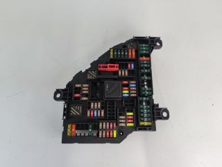 bontott BMW 5 F10 Biztosítéktábla Csomagtér