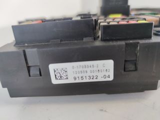 bontott BMW 5 F10 Biztosítéktábla Csomagtér