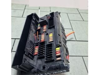 bontott BMW 5 F10 Biztosítéktábla Csomagtér