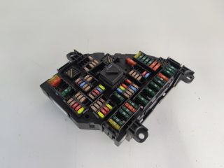 bontott BMW 5 F10 Biztosítéktábla Csomagtér