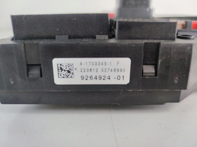 bontott BMW 5 F10 Biztosítéktábla Csomagtér