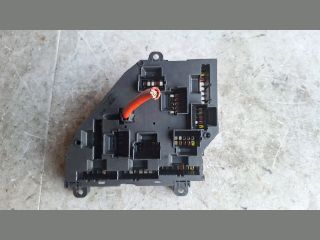 bontott BMW 5 F10 Biztosítéktábla Csomagtér