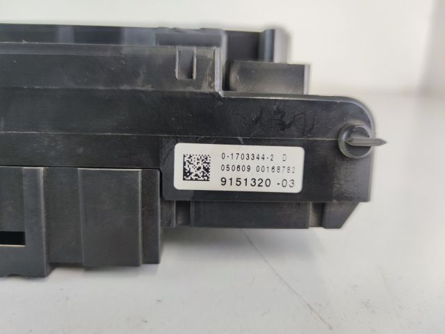 bontott BMW 5 F10 Biztosítéktábla Utastér