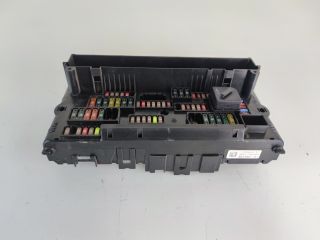 bontott BMW 5 F10 Biztosítéktábla Utastér