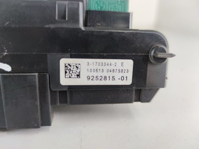 bontott BMW 5 F10 Biztosítéktábla Utastér