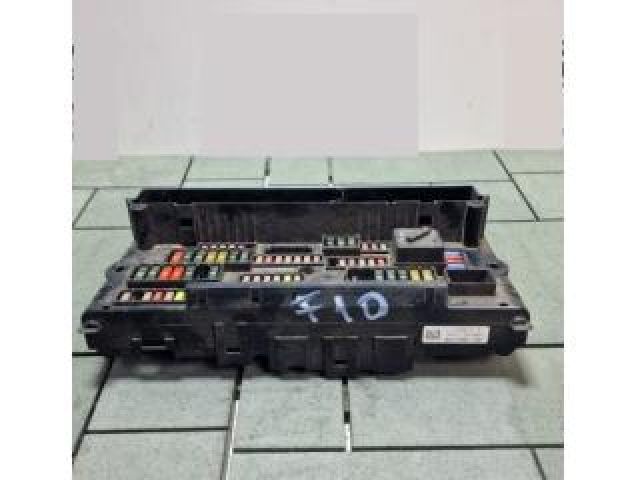 bontott BMW 5 F10 Biztosítéktábla Utastér