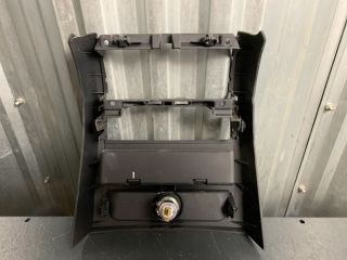 bontott BMW 5 F10 Csomagtér Szivargyújtó Aljzat