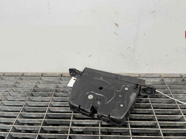 bontott BMW 5 F10 Csomagtérajtó Ütköző