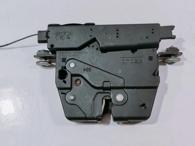 bontott BMW 5 F10 Csomagtérajtó Zárszerkezet