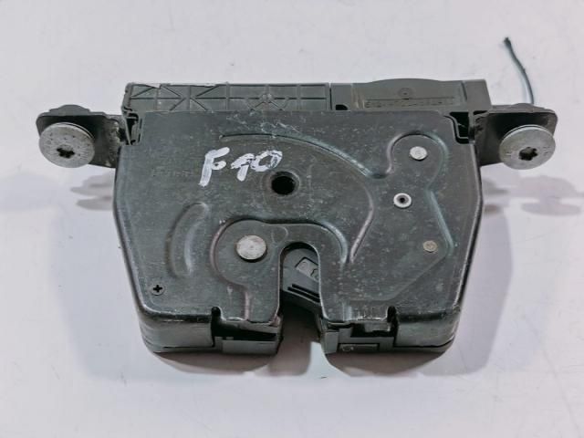 bontott BMW 5 F10 Csomagtérajtó Zárszerkezet