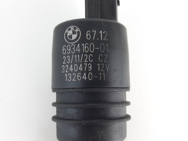 bontott BMW 5 F10 Első Ablakmosó Szivattyú