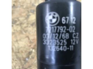 bontott BMW 5 F10 Első Ablakmosó Szivattyú