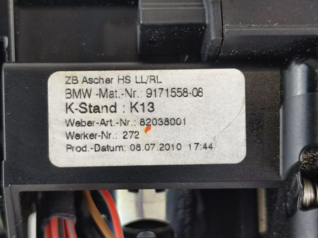 bontott BMW 5 F10 Első Hamutartó