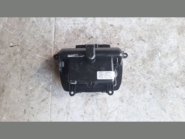 bontott BMW 5 F10 Első Hamutartó