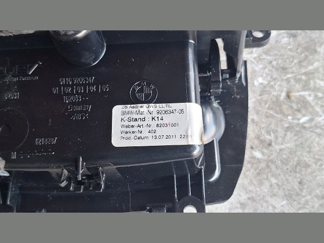 bontott BMW 5 F10 Első Hamutartó