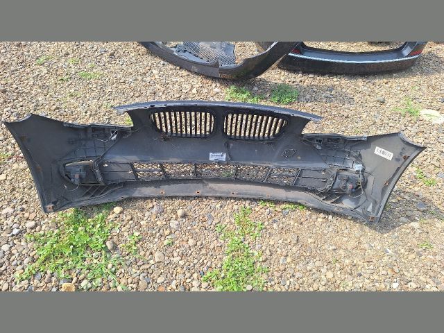 bontott BMW 5 F10 Első Lökhárító (Részeivel)