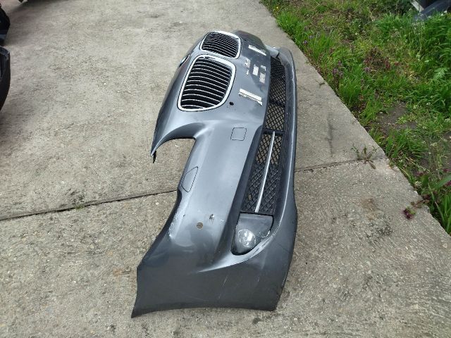 bontott BMW 5 F10 Első Lökhárító (Részeivel)