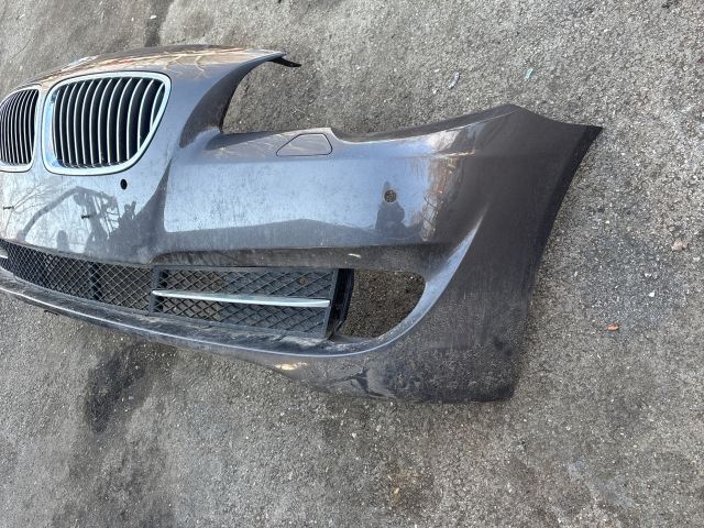 bontott BMW 5 F10 Első Lökhárító (Részeivel)