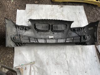 bontott BMW 5 F10 Első Lökhárító (Részeivel)