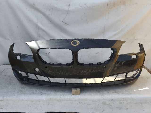 bontott BMW 5 F10 Első Lökhárító (Részeivel)